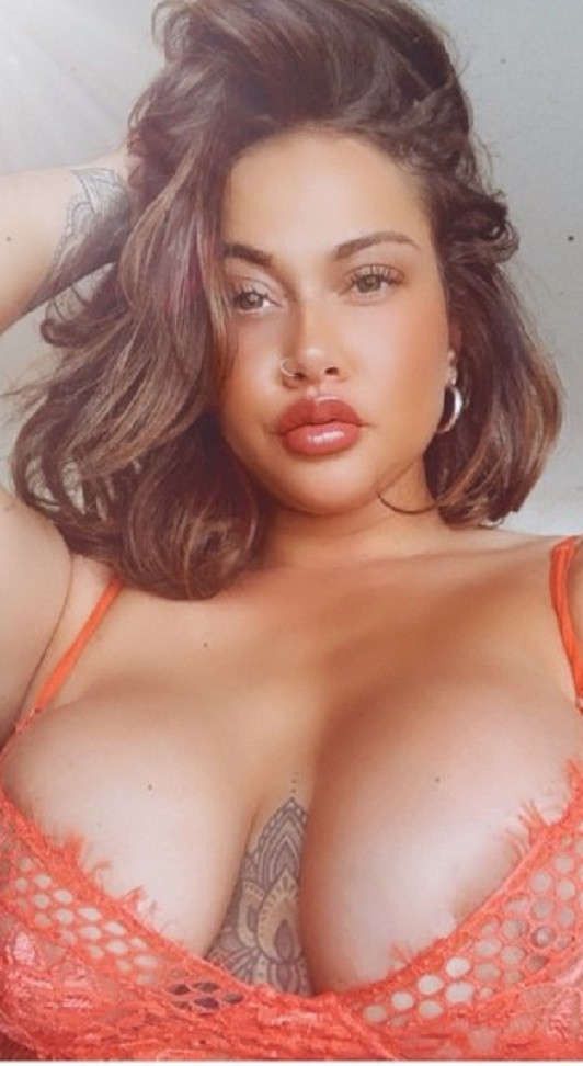 Qui aime les gros nichons ?