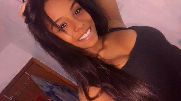 Je suis Mery la petite salope